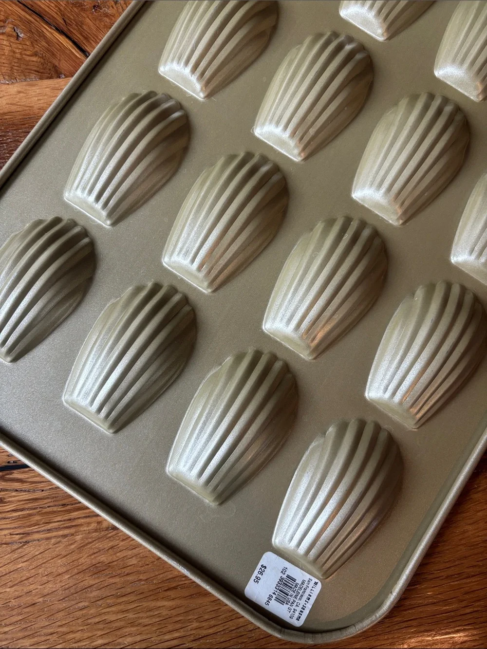 Williams-Sonoma Madeleine Pan 16 wells NWT